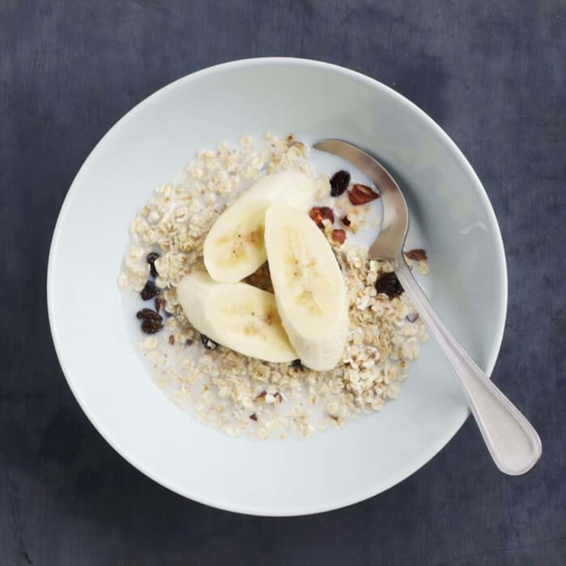 havregryn_med_rosiner_hasselnødder_banan_lille.jpg